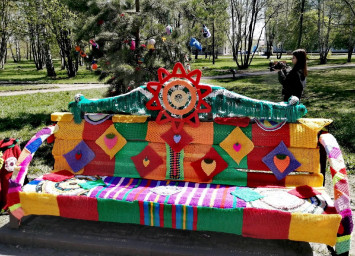Городской конкурс ярнбомбинга «Наряди шахтерский город в радугу»
